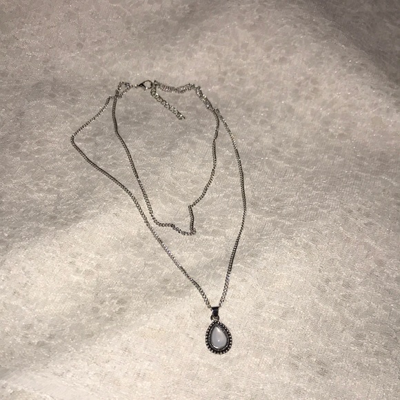 NWT Silver layered blue/white gemstone necklace - Picture 4 of 5